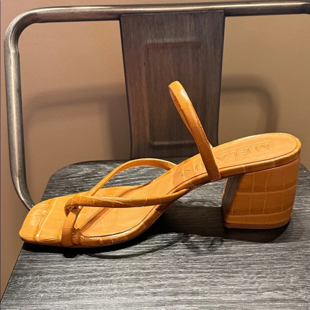 ANTONIO MELANI Croc-Embossed Tan Heels - Picture 6 of 11